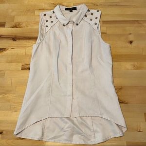 OVI brand studded, sleeveless button-down shirt